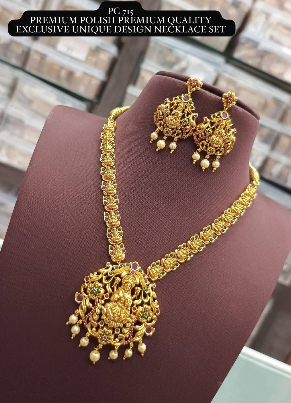 Nayra Super Women Gold Plated Necklace Set