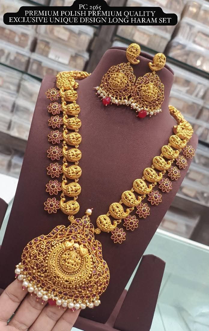 Suhani Golden Shop Necklace Set